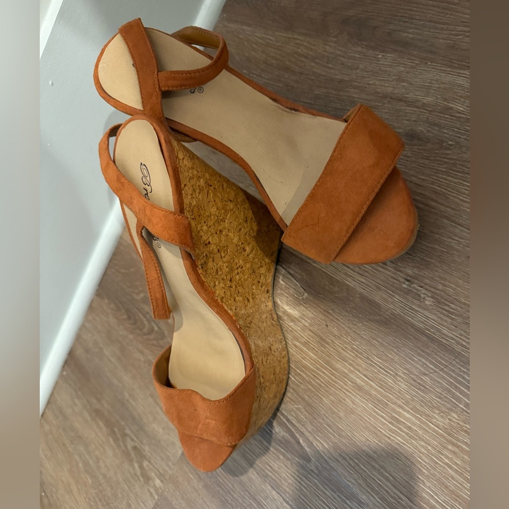 Wedge sandals